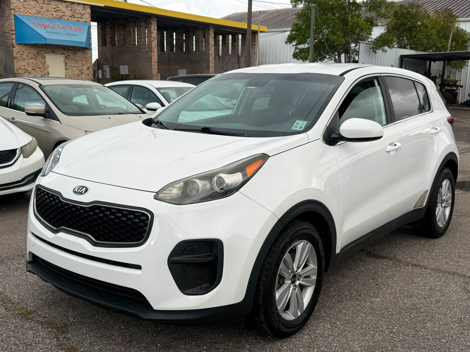 Used 2018 Kia Sportage LX FWD image 2