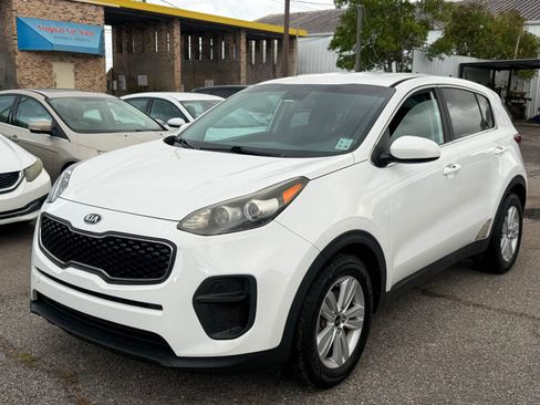Used 2018 Kia Sportage LX FWD image 2
