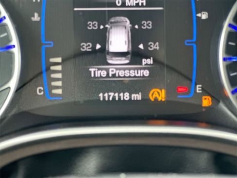 Used 2017 Chrysler Pacifica Touring-L image 12