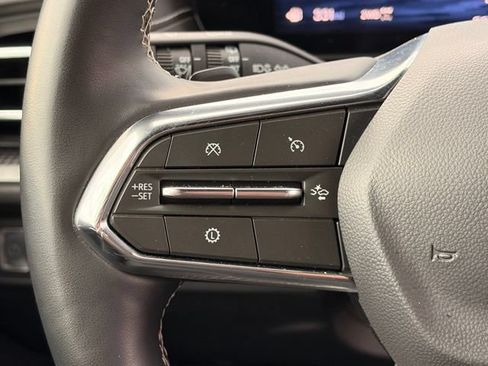Used 2025 Chevrolet Traverse LT AWD/4WD image 20