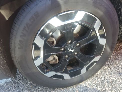 Used 2025 Hyundai Santa Fe SEL AWD/4WD image 2