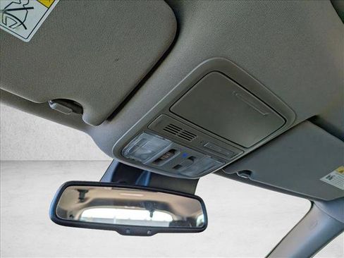 Used 2017 Honda Pilot Touring image 12