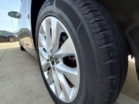 Used 2018 Kia Optima EX image 11