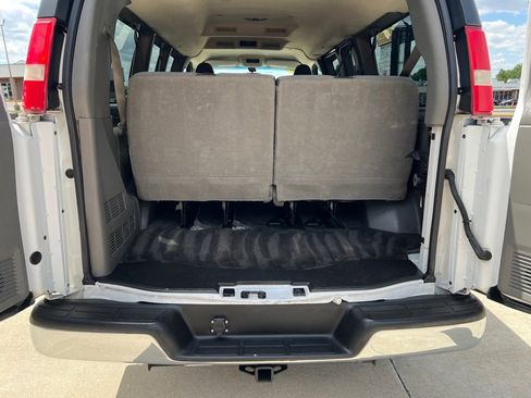 Used 2016 Chevrolet Express 2500 LT w/ LT Preferred Equipment Group RWD image 16