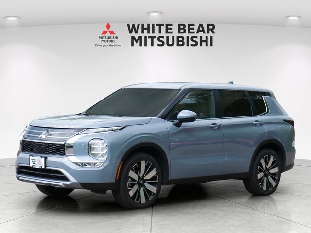 Used 2026 Mitsubishi Outlander SE AWD/4WD image 2