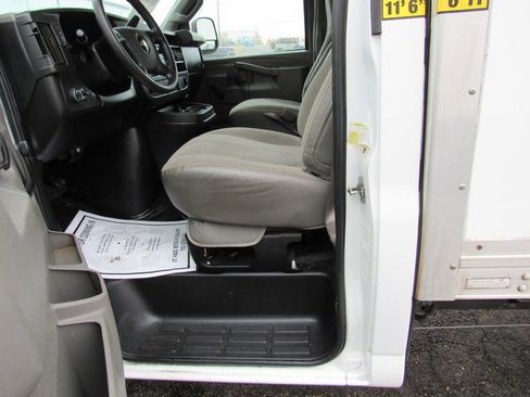 Used 2020 Chevrolet Express 3500 image 25