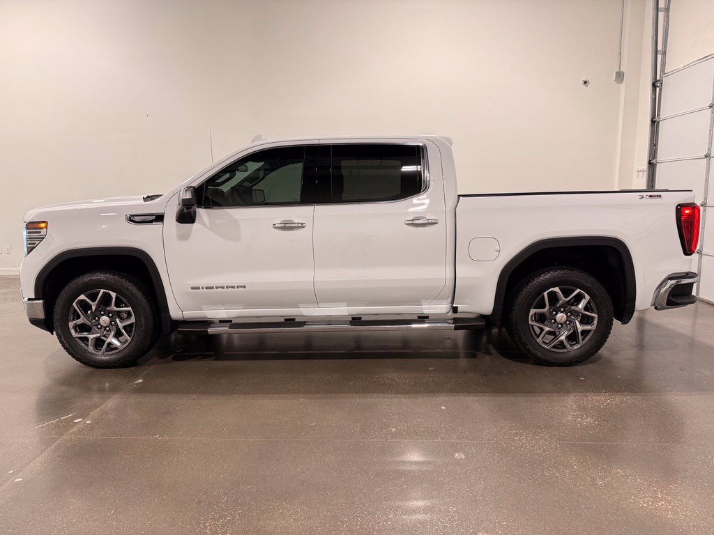 Used 2026 GMC Sierra 1500 SLT AWD/4WD image 8