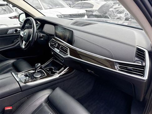 Used 2021 BMW X7 xDrive40i w/ Premium Package image 33