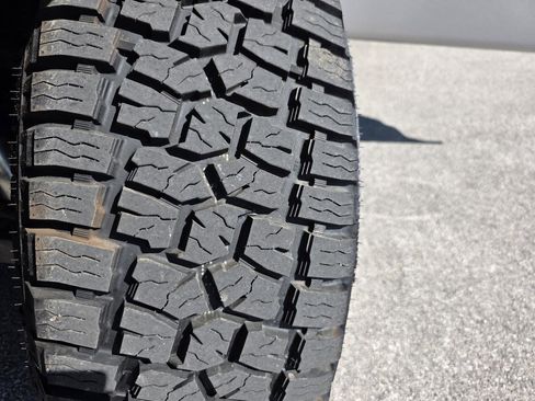 Used 2014 Ford F150 Raptor w/ Equipment Group 801A Luxury AWD/4WD image 17