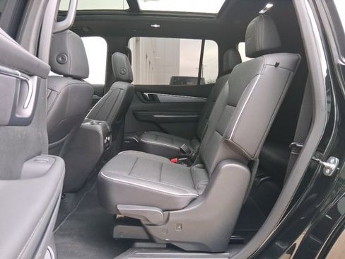 Used 2025 Buick Enclave Sport Touring w/ Power Package image 21