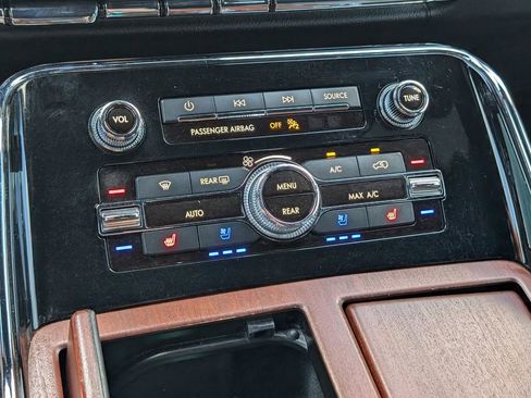 Used 2020 Lincoln Navigator L Reserve w/ Equipment Group 208A Reserve image 31