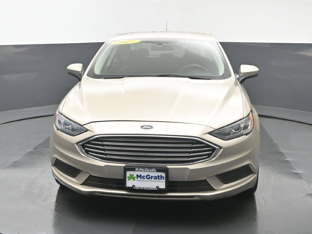 Used 2017 Ford Fusion SE w/ Fusion SE Technology Package FWD image 6