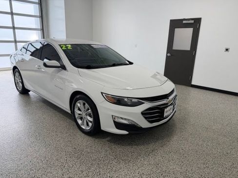 Used 2022 Chevrolet Malibu LT FWD image 2