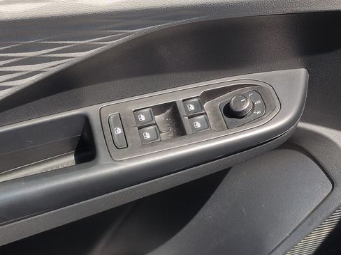 Used 2023 Volkswagen Taos S FWD image 14