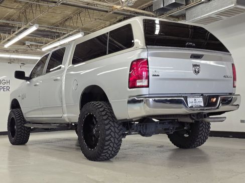 Used 2019 RAM 1500 Classic SLT AWD/4WD image 12