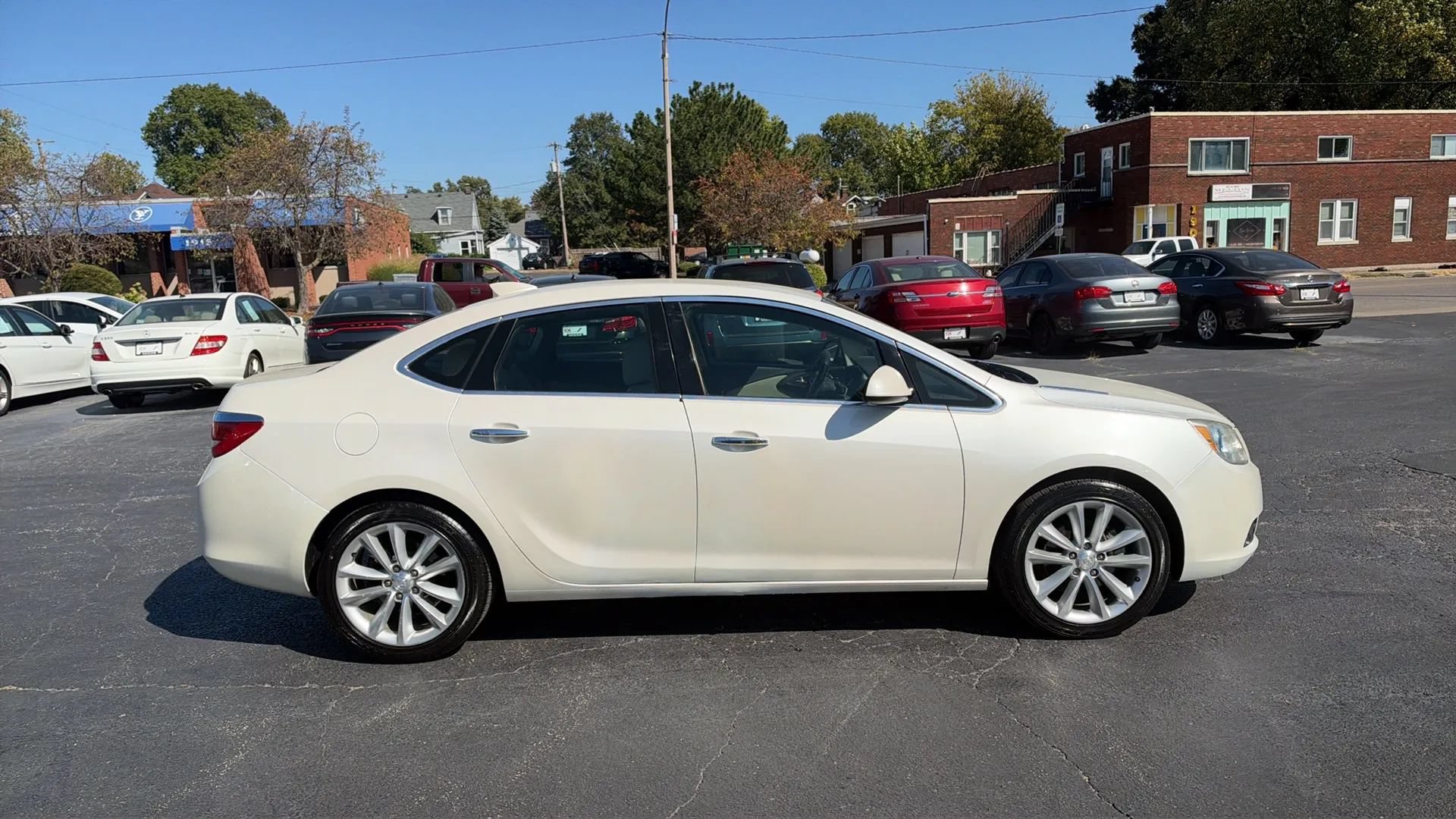 Used 2015 Buick Verano Leather FWD image 4
