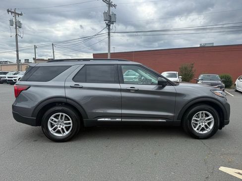New 2025 Ford Explorer Active w/ Active Comfort Package RWD image 2