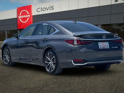Used 2025 Lexus ES 300h w/ Premium Package FWD image 7