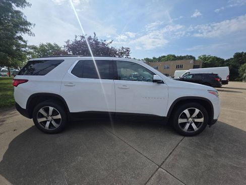 Used 2020 Chevrolet Traverse LT w/ LT Premium Package AWD/4WD image 4