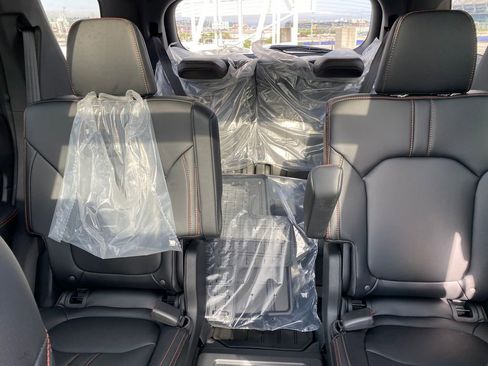 Used 2025 Honda Pilot TrailSport image 19