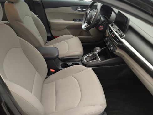 Used 2021 Kia Forte LXS FWD image 21