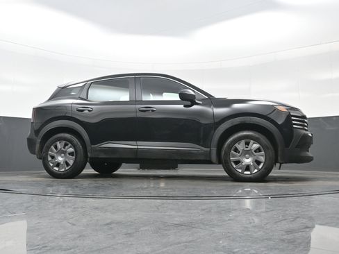 Used 2025 Nissan Kicks S image 30