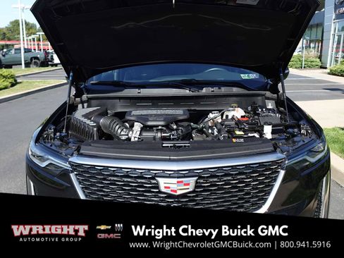 Used 2025 Cadillac XT6 Premium Luxury image 32