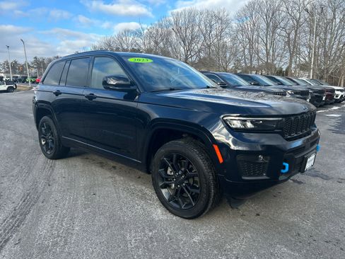 Used 2023 Jeep Grand Cherokee 30th Anniversary image 2