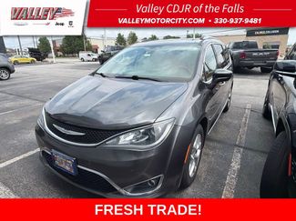 Used 2017 Chrysler Pacifica Touring-L Plus w/ Advanced Safetytec Group FWD video 1