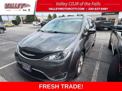 Used 2017 Chrysler Pacifica Touring-L Plus w/ Advanced Safetytec Group