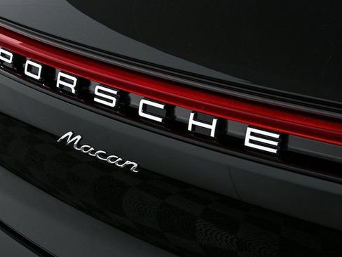 Certified 2026 Porsche Macan image 35
