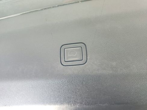 Used 2021 GMC Yukon XL Denali w/ Denali Premium Package image 49