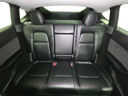 Used 2023 Tesla Model Y Long Range AWD/4WD image 31