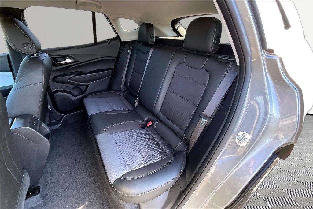 Used 2025 Chevrolet Trax LT w/ Driver Confidence Package FWD image 24