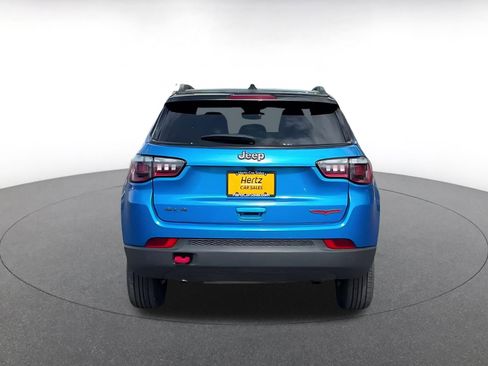 Used 2025 Jeep Compass Trailhawk image 12