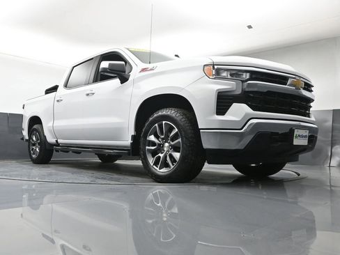 Used 2025 Chevrolet Silverado 1500 LT w/ Z71 Off-Road Package image 22