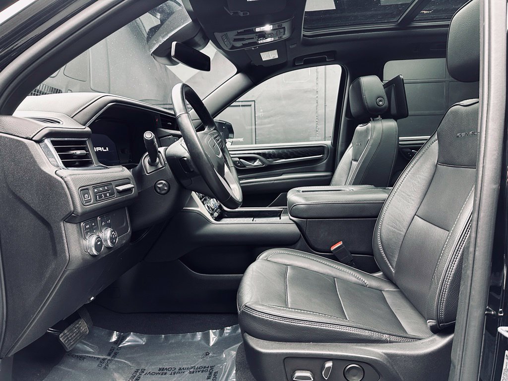 Used 2023 GMC Yukon Denali AWD/4WD image 16