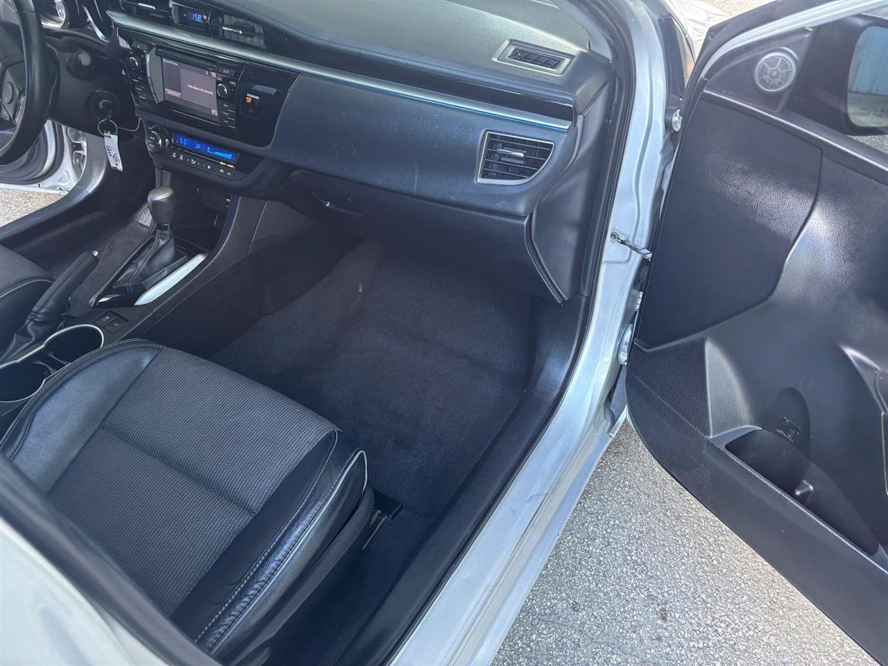 Used 2015 Toyota Corolla S FWD image 9