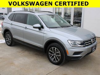 Certified 2020 Volkswagen Tiguan SE w/ Panoramic Sunroof Package video 1