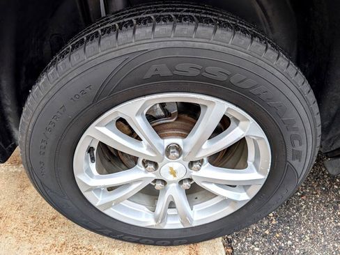 Used 2017 Chevrolet Equinox LT w/ Convenience Package image 9