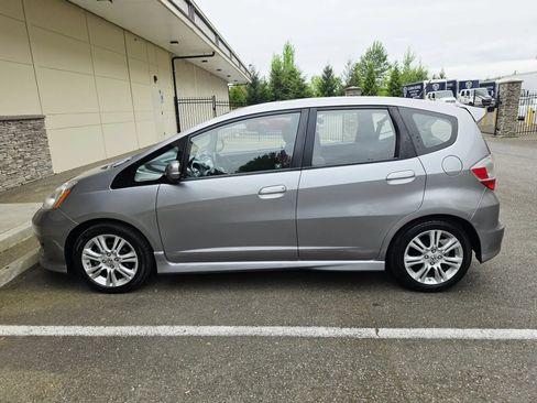 Used 2010 Honda Fit Sport image 2