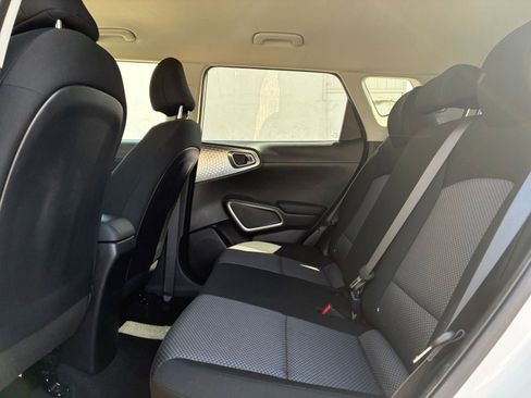 Used 2025 Kia Soul LX w/ LX Technology Package image 23