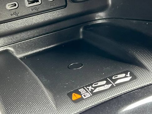 Used 2024 Chevrolet Equinox Premier AWD/4WD image 33