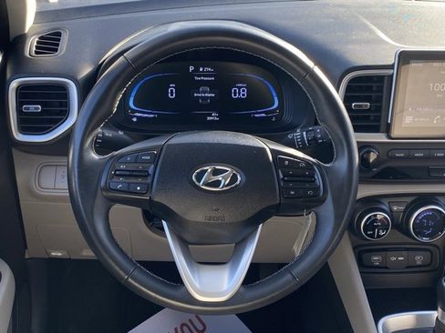 Used 2023 Hyundai Venue SEL image 36