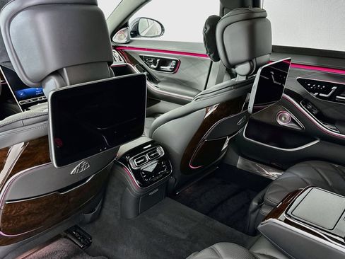 Certified 2024 Mercedes-Benz Maybach S 680 4MATIC image 28