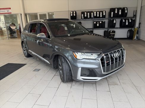 Used 2022 Audi SQ7 Premium Plus w/ SQ7 Executive Package image 3
