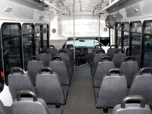 Used 2013 Ford F550 2WD Regular Cab Super Duty w/ Payload Upgrade Pkg image 9