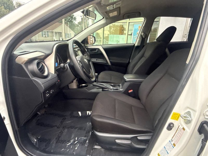 Used 2014 Toyota RAV4 LE AWD/4WD image 11
