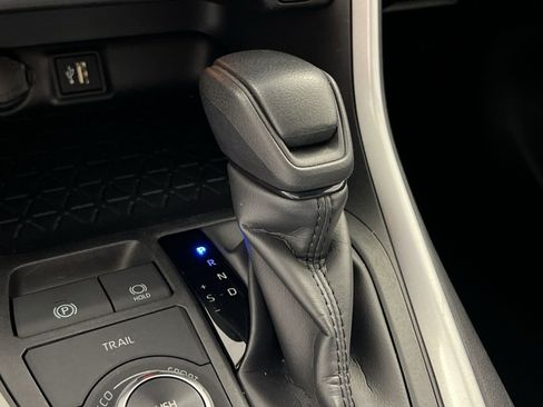 Used 2025 Toyota RAV4 XLE AWD/4WD image 22