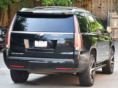 Used 2016 Cadillac Escalade Premium image 9